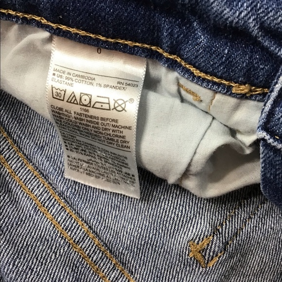 Ladies Old Navy Jean shorts size 0 - Picture 3 of 3